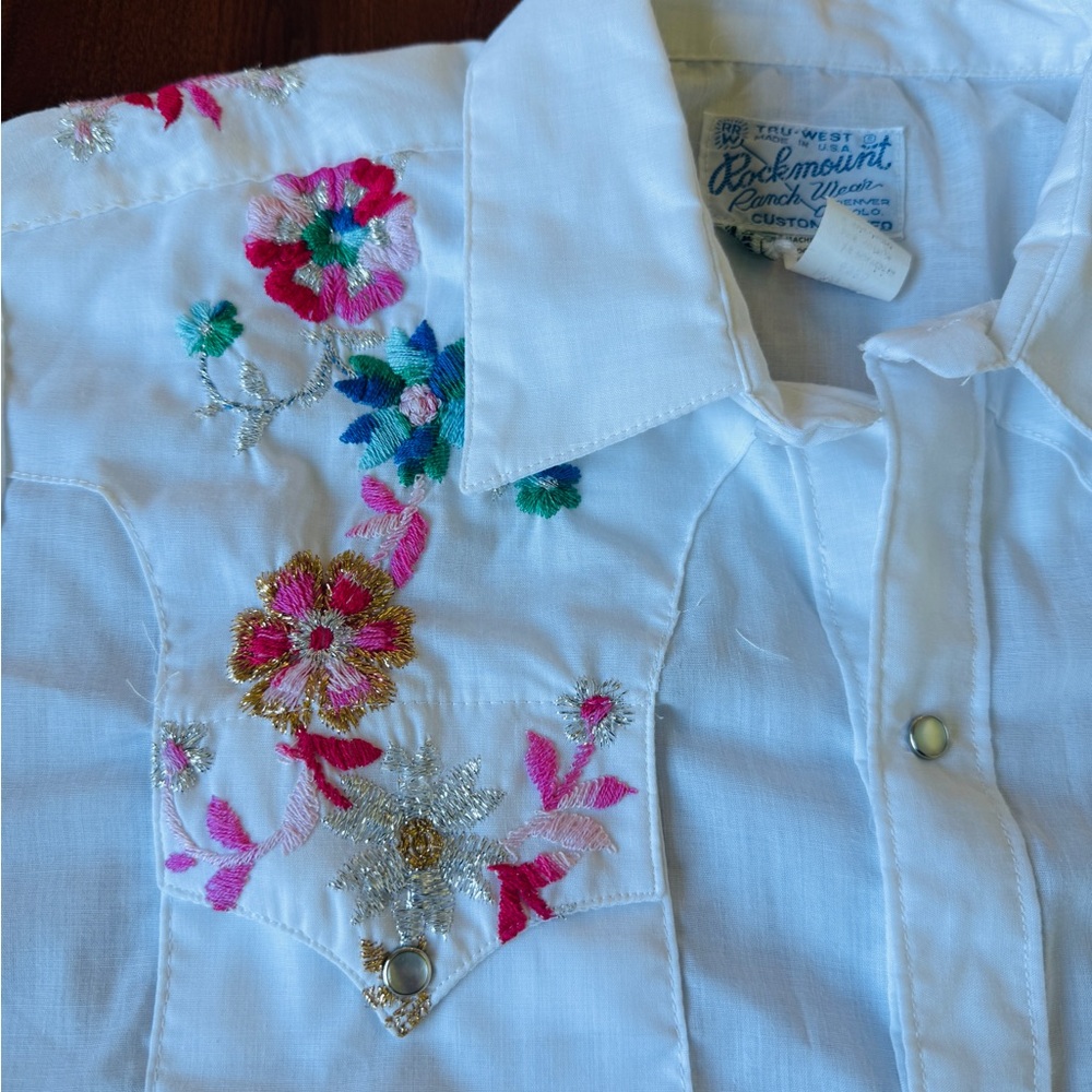 Rockmount Ranch Wear White Embroidered Floral Western Shirt - Picture 7 of 7